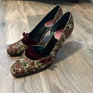 Kensie Tapestry Burgundy Floral Heels Sz 8.5
